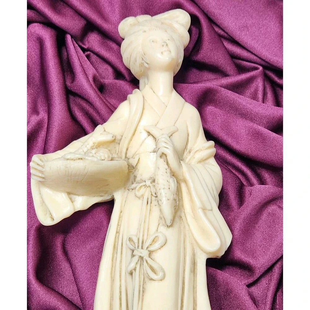Santini Carved Resin Asian Woman Figurine Fish Seller 12